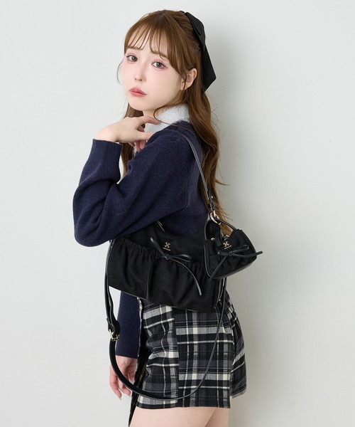 one after another NICE CLAUP（ワンアフターアナザーナイスクラップ）の「チャーム付きドロストバッグ（ショルダーバッグ・レディース・ブラック/ピンク/ブラウン・FREE）」の6枚目の写真