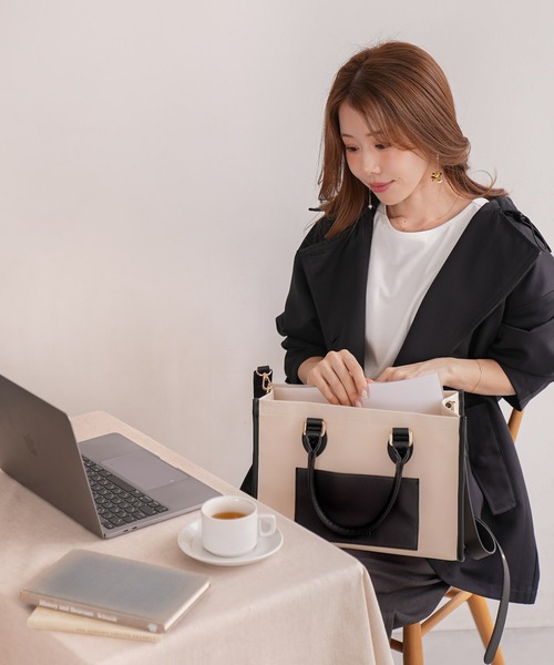 APRILY(アプリリー)の「3way APRILYキャンバストートバッグ M(トートバッグ・レディース・ブラック/グレイッシュベージュ/ブラウン/ピンク・M)」の7枚目の写真