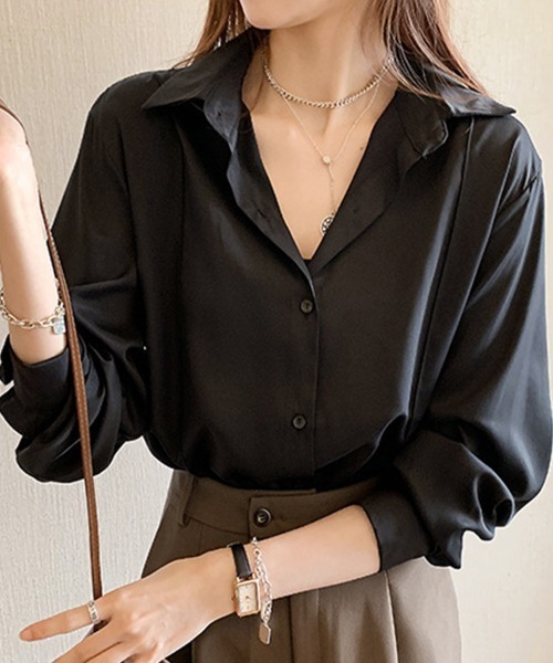 Flugge(フラッジー)の「シンプルオフィスブラウス(シャツ/ブラウス・レディース・ブラック/ホワイト・MEDIUM/LARGE)」の3枚目の写真
