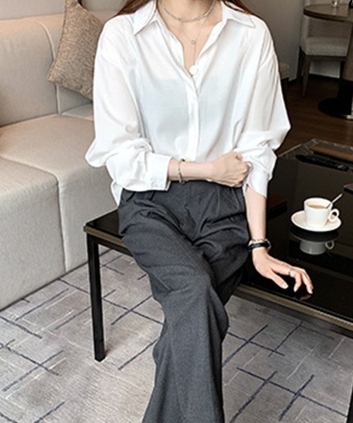 Flugge(フラッジー)の「シンプルオフィスブラウス(シャツ/ブラウス・レディース・ブラック/ホワイト・MEDIUM/LARGE)」の4枚目の写真
