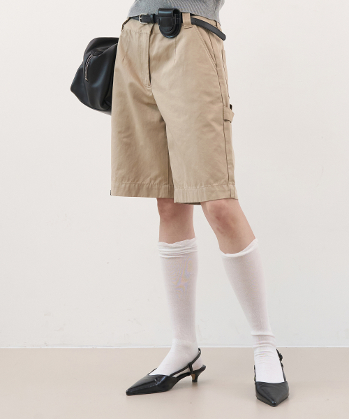ZIZEMUSEUM(ジゼミュージアム)の「HALF CARPENTER WORK PANTS (BEIGE)(その他パンツ・レディース・その他・SMALL/MEDIUM)」の1枚目の写真