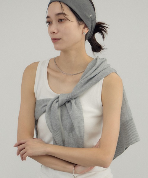 SALON adam et rope'（サロン アダム エ ロペ）の「ブライトラメVネックシアーカーディガン / UV対策・冷房対策（カーディガン/ボレロ・レディース・グレー/ブラウン系その他2/ブラック・FREE）」の4枚目の写真