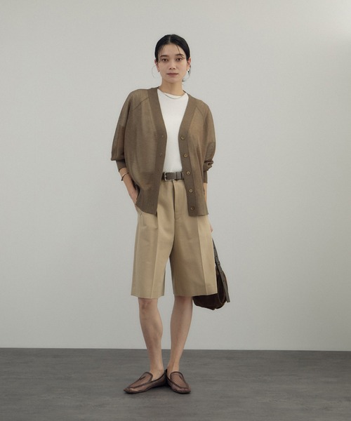 SALON adam et rope'（サロン アダム エ ロペ）の「ブライトラメVネックシアーカーディガン / UV対策・冷房対策（カーディガン/ボレロ・レディース・グレー/ブラウン系その他2/ブラック・FREE）」の8枚目の写真