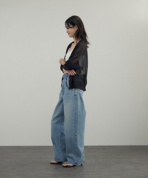 SALON adam et rope'（サロン アダム エ ロペ）の「ブライトラメVネックシアーカーディガン / UV対策・冷房対策（カーディガン/ボレロ・レディース・グレー/ブラウン系その他2/ブラック・FREE）」の9枚目の写真