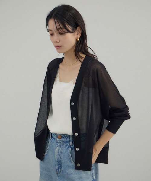 SALON adam et rope'（サロン アダム エ ロペ）の「ブライトラメVネックシアーカーディガン / UV対策・冷房対策（カーディガン/ボレロ・レディース・グレー/ブラウン系その他2/ブラック・FREE）」の12枚目の写真