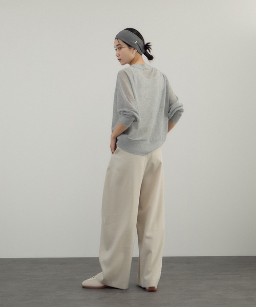 SALON adam et rope'（サロン アダム エ ロペ）の「ブライトラメVネックシアーカーディガン / UV対策・冷房対策（カーディガン/ボレロ・レディース・グレー/ブラウン系その他2/ブラック・FREE）」の13枚目の写真