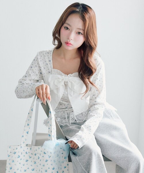 OLIVE des OLIVE(オリーブデオリーブ)の「Bloom Ribbon TOPS(Tシャツ/カットソー・レディース・ピンク/トップグレー/オフホワイト/ブラック/サックスブルー・FREE)」の8枚目の写真