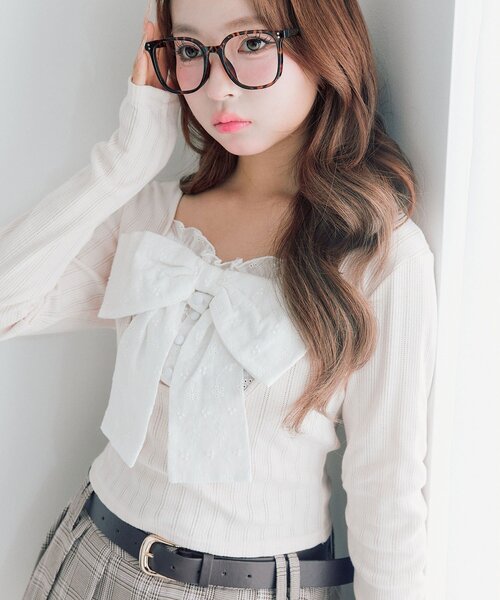 OLIVE des OLIVE(オリーブデオリーブ)の「Bloom Ribbon TOPS(Tシャツ/カットソー・レディース・ピンク/トップグレー/オフホワイト/ブラック/サックスブルー・FREE)」の17枚目の写真