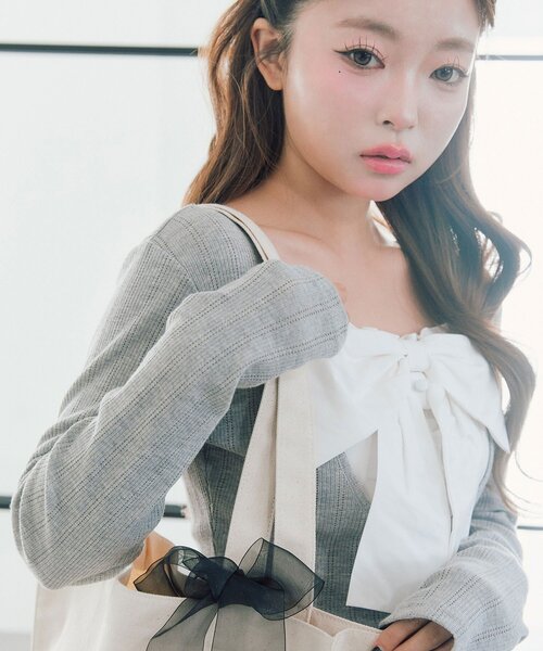 OLIVE des OLIVE（オリーブデオリーブ）の「Bloom Ribbon TOPS（Tシャツ/カットソー・レディース・ピンク/トップグレー/オフホワイト/ブラック/サックスブルー・FREE）」の10枚目の写真