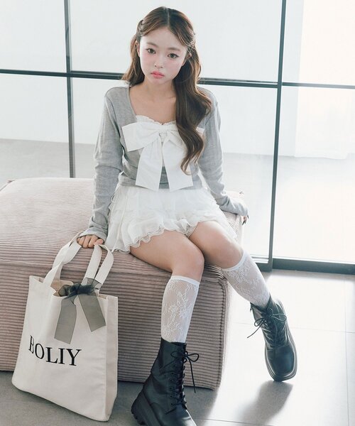 OLIVE des OLIVE（オリーブデオリーブ）の「Bloom Ribbon TOPS（Tシャツ/カットソー・レディース・ピンク/トップグレー/オフホワイト/ブラック/サックスブルー・FREE）」の13枚目の写真