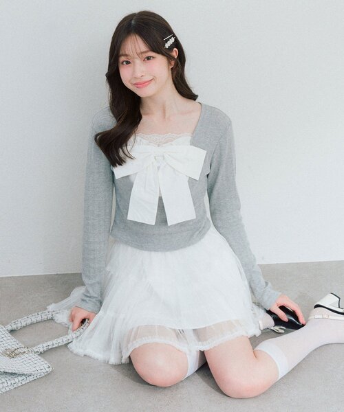 OLIVE des OLIVE（オリーブデオリーブ）の「Bloom Ribbon TOPS（Tシャツ/カットソー・レディース・ピンク/トップグレー/オフホワイト/ブラック/サックスブルー・FREE）」の14枚目の写真