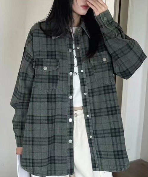 FINEnough(ファインナフ)の「オンブレチェック柄シャツ ポケット付き(シャツ/ブラウス・レディース・カーキ/ブラウン・FREE)」の4枚目の写真