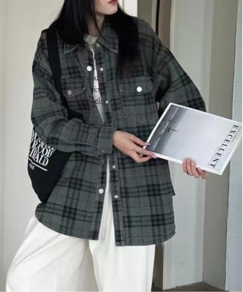 FINEnough(ファインナフ)の「オンブレチェック柄シャツ ポケット付き(シャツ/ブラウス・レディース・カーキ/ブラウン・FREE)」の5枚目の写真