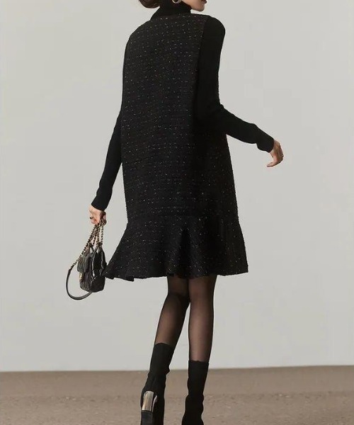 deux amour（ドゥーザムール）の「ラメツイード裾フリル深Vジャンスカ（ジャンパースカート・レディース・ブラック・M）」の5枚目の写真