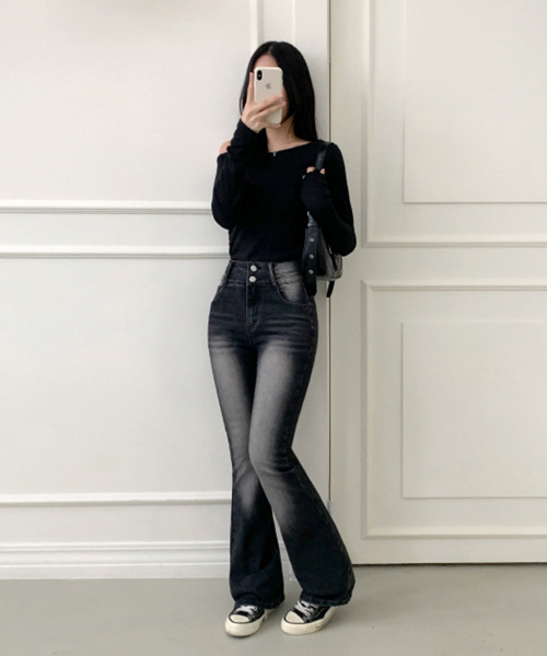 VIVID LADY（ビビッドレディー）の「骨盤パット付き ハイウエスト フレアデニムパンツ（デニムパンツ・レディース・ブラック/ライトブルー/ブルー・SMALL/MEDIUM/LARGE）」の15枚目の写真