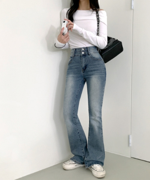 VIVID LADY（ビビッドレディー）の「骨盤パット付き ハイウエスト フレアデニムパンツ（デニムパンツ・レディース・ブラック/ライトブルー/ブルー・SMALL/MEDIUM/LARGE）」の19枚目の写真