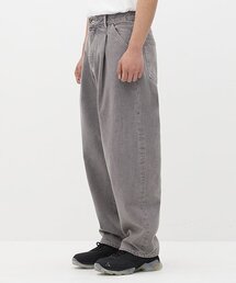 ERRORS EXCEPTED（エラーズエクスペクティド）の「WT033 プリーツテーパードデニムパンツ (グレー)（デニムパンツ）」