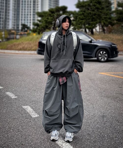 THE MILE(ザマイル)の「ブルーミングダストスウェットフード BLACK(パーカー・メンズ・その他・S/M/L/XL)」の5枚目の写真