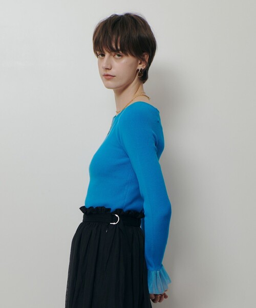 allureville（アルアバイル）の「２WAYネックフリルカフプルオーバー（ニット/セーター・レディース・ブルー/オフホワイト/ブラック・2）」の7枚目の写真