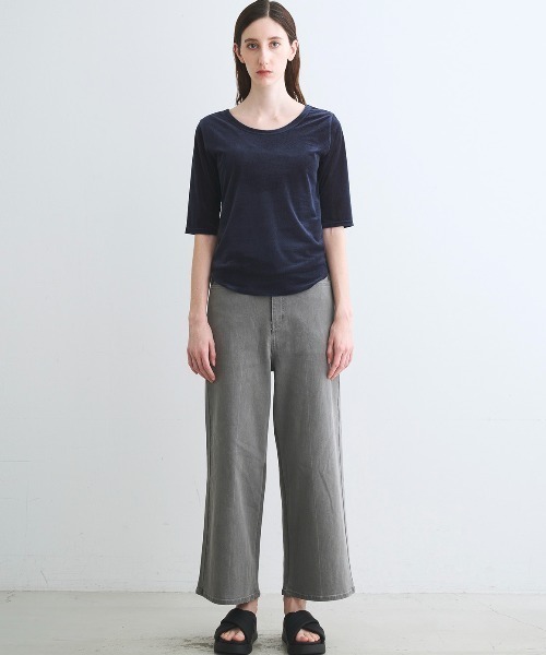 three dots(スリードッツ)の「シアーベロア ダブルオープンネック Tシャツ(Tシャツ/カットソー・レディース・ブラック/ネイビー/ライム/ホワイト系その他・MEDIUM/SMALL)」の14枚目の写真