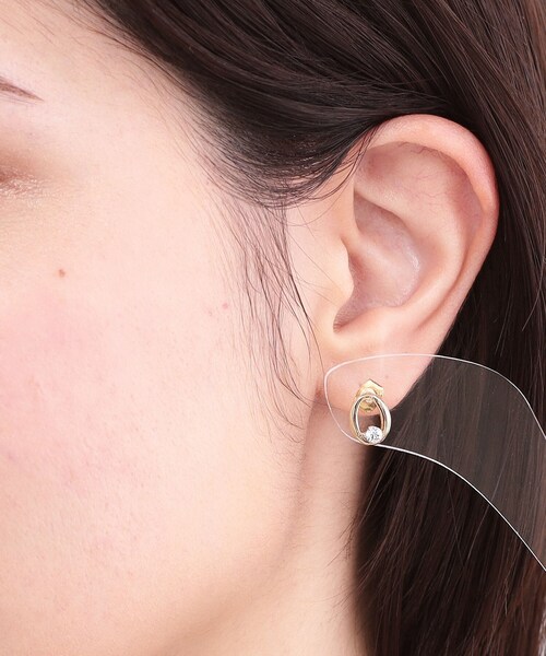 OPAQUE.CLIP(オペークドットクリップ)の「オーバルメタル×ビジューミニピアス(ピアス(両耳用)・レディース・シルバー/ゴールド・00)」の6枚目の写真