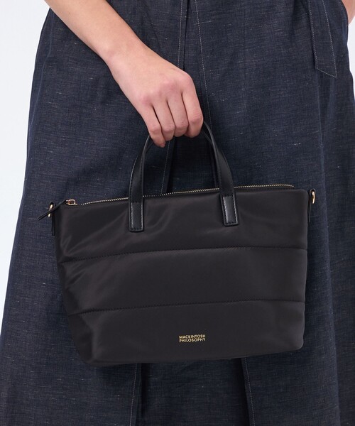 MACKINTOSH PHILOSOPHY（ﾏｯｷﾝﾄｯｼｭ ﾌｨﾛｿﾌｨｰ）の「【LEE4月号/蛯原友里さん着用】パデットミニショルダートート（トートバッグ・レディース・レッド系その他2/ベージュ/ブラック・FREE）」の4枚目の写真