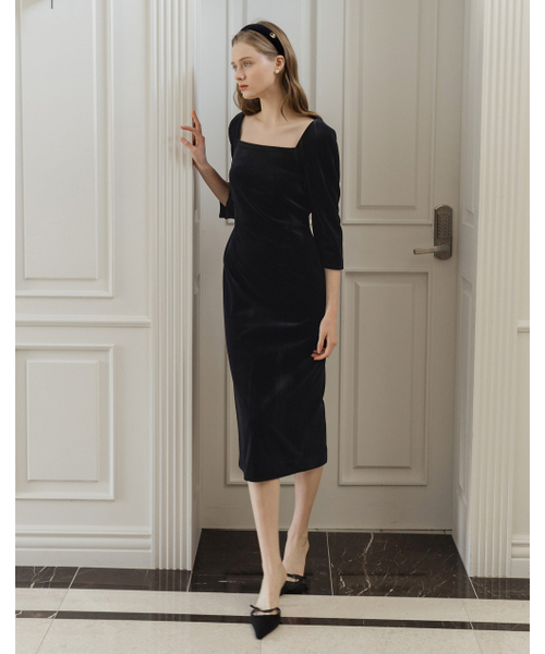 LAUTREDE MIN(ロートルドミン)の「Velvet Square midi Black Dress(ワンピース・レディース・ブラック・SMALL/MEDIUM)」の4枚目の写真