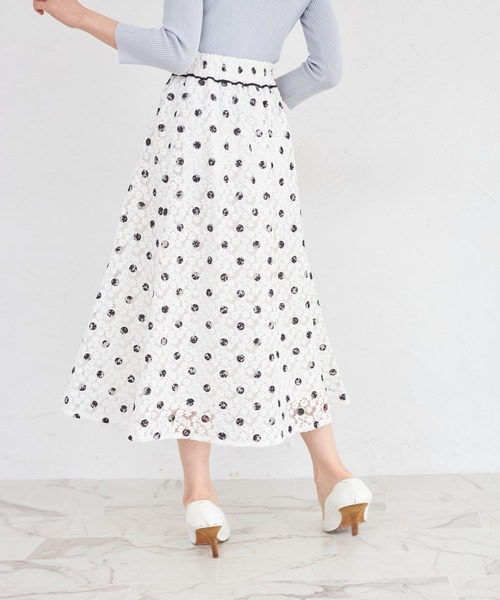 tocco closet（トッコ　クローゼット）の「フラワーレースドットプリントフレアスカート（スカート・レディース・ブラック/オフホワイト・M）」の11枚目の写真