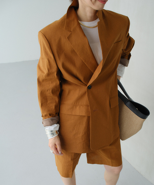 VERMEIL par iena（ヴェルメイユパーイエナ）の「Clean Linen Flex ジャケット（テーラードジャケット・レディース・ベージュ/キャメル・38/36）」の2枚目の写真