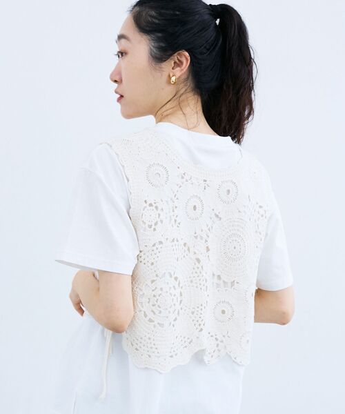 le.coeur blanc（ルクールブラン）の「TORRAZZO DONNAクロシェレースベスト（ベスト・レディース・アイボリー/ブラック・38）」の7枚目の写真