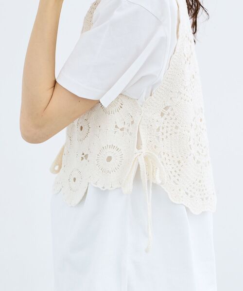 le.coeur blanc（ルクールブラン）の「TORRAZZO DONNAクロシェレースベスト（ベスト・レディース・アイボリー/ブラック・38）」の10枚目の写真