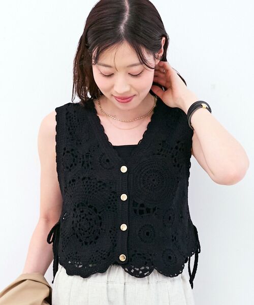 le.coeur blanc（ルクールブラン）の「TORRAZZO DONNAクロシェレースベスト（ベスト・レディース・アイボリー/ブラック・38）」の14枚目の写真