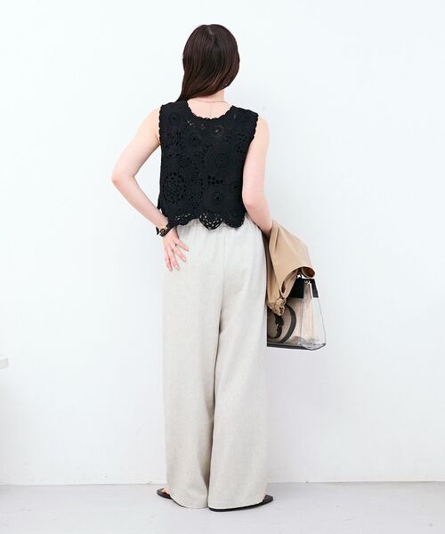 le.coeur blanc（ルクールブラン）の「TORRAZZO DONNAクロシェレースベスト（ベスト・レディース・アイボリー/ブラック・38）」の20枚目の写真
