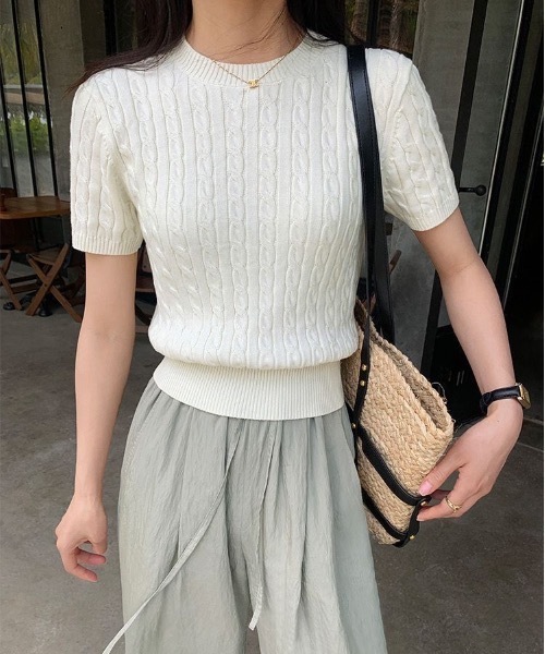 Teem Store(チームストア)の「ケーブル編み薄手夏ニット(Tシャツ/カットソー・レディース・グレー/サックスブルー/ブラック/ネイビー/ホワイト/アイボリー/ピンク・F)」の2枚目の写真