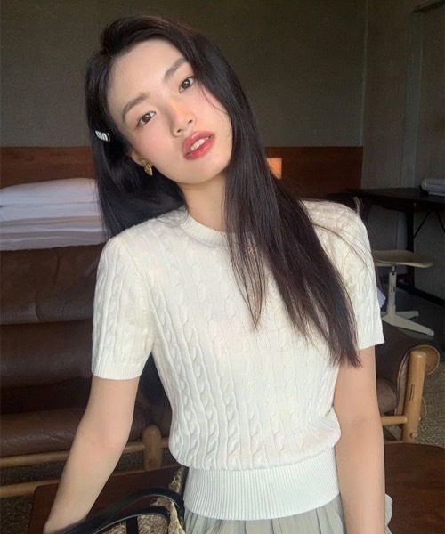 Teem Store(チームストア)の「ケーブル編み薄手夏ニット(Tシャツ/カットソー・レディース・グレー/サックスブルー/ブラック/ネイビー/ホワイト/アイボリー/ピンク・F)」の9枚目の写真
