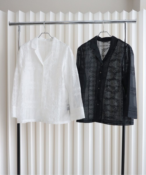 YENNA（イェンナ）の「エンブロイダリーレース シアーオーバーシャツ セミシアー（シャツ/ブラウス・レディース・ホワイト/ブラック・FREE）」の20枚目の写真