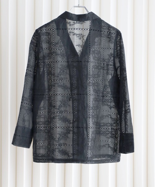 YENNA（イェンナ）の「エンブロイダリーレース シアーオーバーシャツ セミシアー（シャツ/ブラウス・レディース・ホワイト/ブラック・FREE）」の22枚目の写真