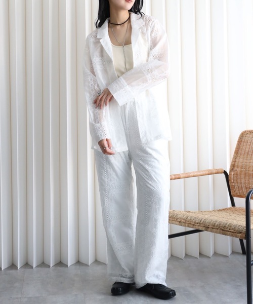 YENNA（イェンナ）の「エンブロイダリーレース シアーオーバーシャツ セミシアー（シャツ/ブラウス・レディース・ホワイト/ブラック・FREE）」の9枚目の写真