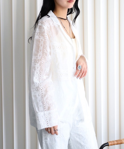 YENNA（イェンナ）の「エンブロイダリーレース シアーオーバーシャツ セミシアー（シャツ/ブラウス・レディース・ホワイト/ブラック・FREE）」の5枚目の写真