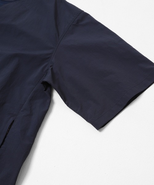 EKAL（エカル）の「『UR TECH』ナイロンタッサーベースボールシャツ（シャツ/ブラウス・メンズ・グレー/イエロー/ネイビー・MEDIUM/LARGE）」の4枚目の写真