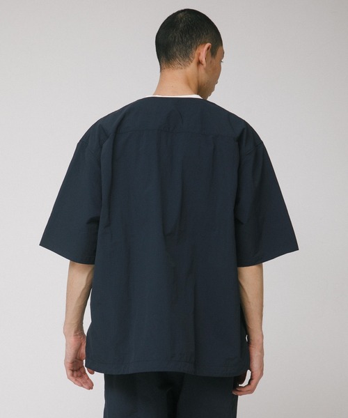 EKAL（エカル）の「『UR TECH』ナイロンタッサーベースボールシャツ（シャツ/ブラウス・メンズ・グレー/イエロー/ネイビー・MEDIUM/LARGE）」の10枚目の写真