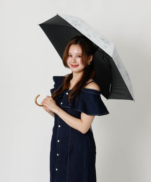 dazzlin(ダズリン)の「【dazzlin(ダズリン)】フラワープリント晴雨兼用傘(折りたたみ傘)(折りたたみ傘・レディース・ブラック/ピンク/ホワイト・FREE)」の4枚目の写真
