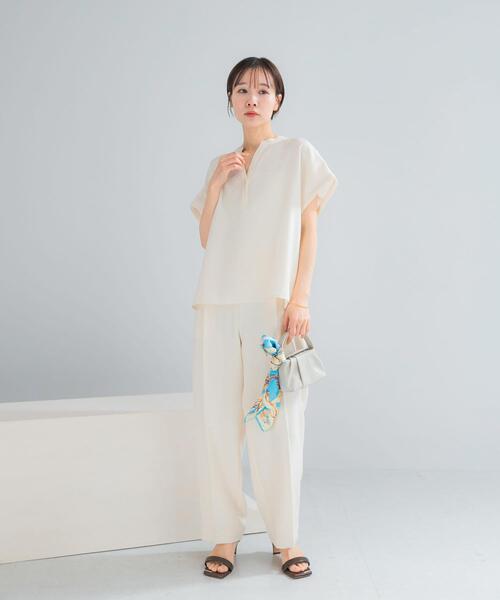 URBAN RESEARCH ROSSO WOMEN(アーバンリサーチ ロッソ)の「『セットアップ対応』 UVカット/接触冷感 バンドカラー プルオーバー(シャツ/ブラウス・レディース・オフホワイト/ブラック・FREE)」の21枚目の写真