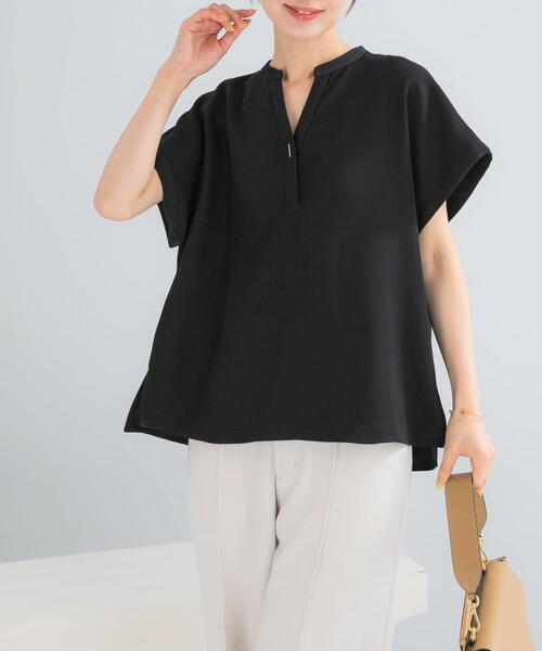 URBAN RESEARCH ROSSO WOMEN(アーバンリサーチ ロッソ)の「『セットアップ対応』 UVカット/接触冷感 バンドカラー プルオーバー(シャツ/ブラウス・レディース・オフホワイト/ブラック・FREE)」の15枚目の写真