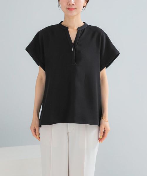 URBAN RESEARCH ROSSO WOMEN(アーバンリサーチ ロッソ)の「『セットアップ対応』 UVカット/接触冷感 バンドカラー プルオーバー(シャツ/ブラウス・レディース・オフホワイト/ブラック・FREE)」の11枚目の写真