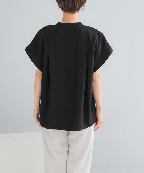 URBAN RESEARCH ROSSO WOMEN(アーバンリサーチ ロッソ)の「『セットアップ対応』 UVカット/接触冷感 バンドカラー プルオーバー(シャツ/ブラウス・レディース・オフホワイト/ブラック・FREE)」の9枚目の写真
