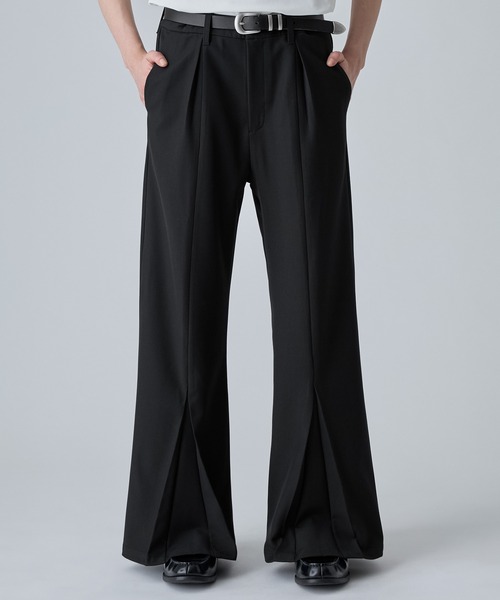 VELNUS(ベルナス)の「【VELNUS】Center Seam Draped Semi-Wide Flare Tuck Slacks/センターシームドレープセミワイドフレアタックスラックス(スラックス・メンズ・ブラック/ライトグレー・M/L/S)」の1枚目の写真