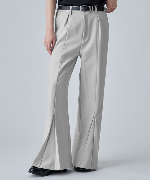 VELNUS(ベルナス)の「【VELNUS】Center Seam Draped Semi-Wide Flare Tuck Slacks/センターシームドレープセミワイドフレアタックスラックス(スラックス・メンズ・ブラック/ライトグレー・M/L/S)」の22枚目の写真