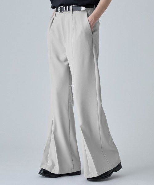 VELNUS(ベルナス)の「【VELNUS】Center Seam Draped Semi-Wide Flare Tuck Slacks/センターシームドレープセミワイドフレアタックスラックス(スラックス・メンズ・ブラック/ライトグレー・M/L/S)」の6枚目の写真