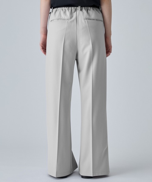VELNUS(ベルナス)の「【VELNUS】Center Seam Draped Semi-Wide Flare Tuck Slacks/センターシームドレープセミワイドフレアタックスラックス(スラックス・メンズ・ブラック/ライトグレー・M/L/S)」の8枚目の写真